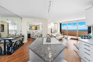 2555 Collins Ave, Miami Beach, FL 33140 - Photo 13