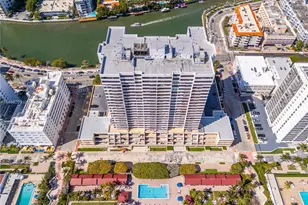 2555 Collins Ave, Miami Beach, FL 33140 - Photo 47