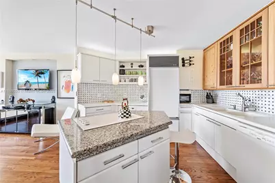 2555 Collins Ave #607, Miami Beach, FL 33140 - Photo 29