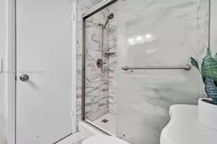 137 Essex Rd, Hollywood, FL 33024 - Photo 9