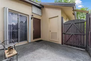 137 Essex Rd, Hollywood, FL 33024 - Photo 15