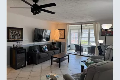 2861 Somerset Dr #318, Lauderdale Lakes, FL 33311 - Photo 1