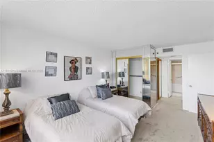 1000 St Charles Pl, Pembroke Pines, FL 33026 - Photo 13