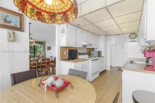 1000 St Charles Pl, Pembroke Pines, FL 33026 - Photo 9