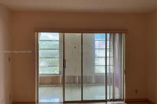 2600 W Sunrise Lakes Dr, Sunrise, FL 33322 - Photo 11