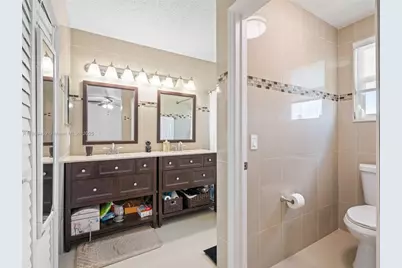 1340 NW 125th Ter, Sunrise, FL 33323 - Photo 25