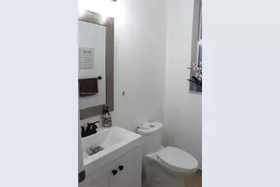 8415 NW 108th Pl, Doral, FL 33178 - Photo 25