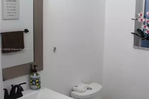 8415 NW 108th Pl, Doral, FL 33178 - Photo 25