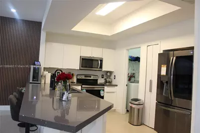 8415 NW 108th Pl, Doral, FL 33178 - Photo 7