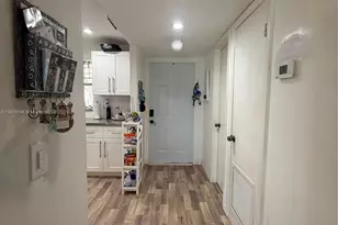 9581 Sunrise Lakes Blvd, Sunrise, FL 33322 - Photo 5