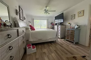 9581 Sunrise Lakes Blvd, Sunrise, FL 33322 - Photo 19