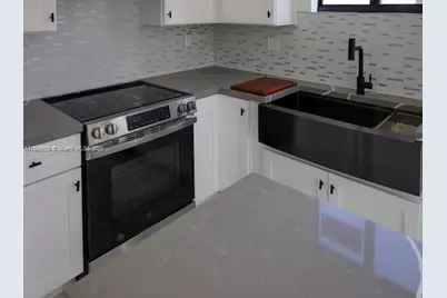 4311 NW 32nd Ave, Miami, FL 33142 - Photo 17