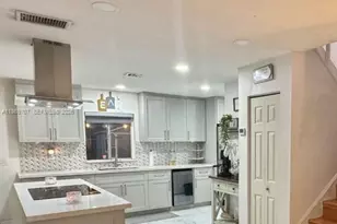 5685 NW 194th Ln, Miami Gardens, FL 33055 - Photo 9