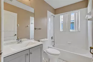 1560 SW 193rd Terrace, Pembroke Pines, FL 33029 - Photo 5