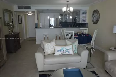 5701 Collins Ave #1510, Miami Beach, FL 33140 - Photo 13