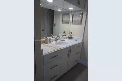 5701 Collins Ave #1510, Miami Beach, FL 33140 - Photo 27