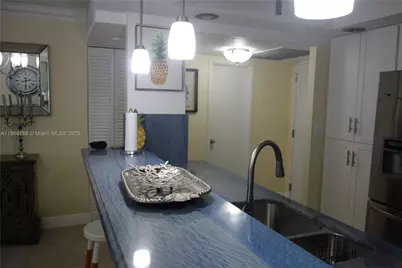 5701 Collins Ave #1510, Miami Beach, FL 33140 - Photo 5