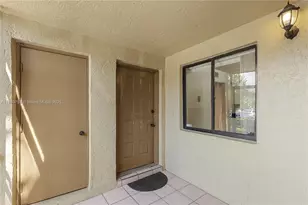 301 Lakeview Dr, Weston, FL 33326 - Photo 3
