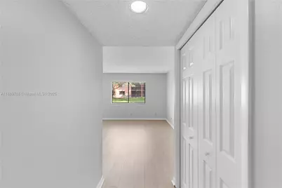 301 Lakeview Dr #102, Weston, FL 33326 - Photo 19