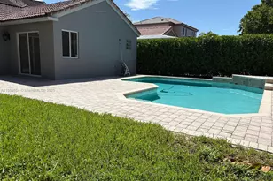 4304 Beechwood Cir, Weston, FL 33331 - Photo 9