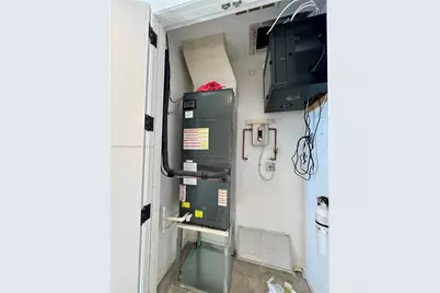 1031 NW 21st St, Miami, FL 33127 - Photo 23