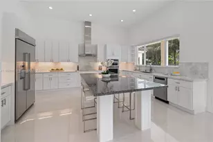 10703 SW 84th Ave, Miami, FL 33156 - Photo 9