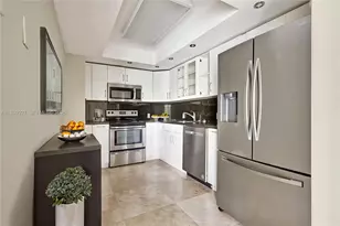 20100 W Country Club Dr, Aventura, FL 33180 - Photo 13
