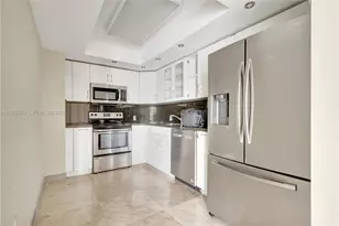 20100 W Country Club Dr, Aventura, FL 33180 - Photo 13