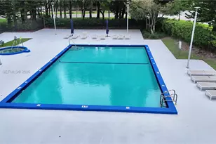 20100 W Country Club Dr, Aventura, FL 33180 - Photo 9