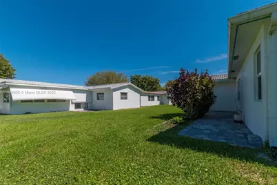 9021 NW 13th St, Plantation, FL 33322 - Photo 21