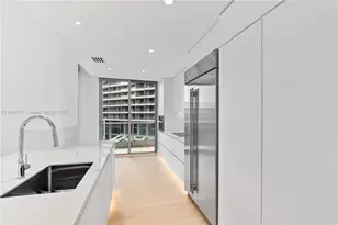 1331 Brickell Bay Dr, Miami, FL 33131 - Photo 7