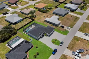 835 NE 7th Ave, Other City - In The State Of Florida, FL 33990 - Photo 47