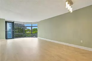 20100 W Country Club Dr, Aventura, FL 33180 - Photo 11