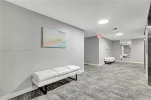 20100 W Country Club Dr, Aventura, FL 33180 - Photo 9