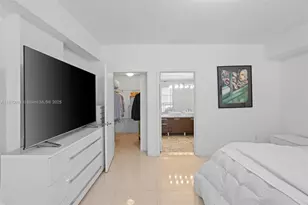 253 NE 2nd St, Miami, FL 33132 - Photo 17