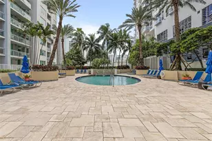 253 NE 2nd St, Miami, FL 33132 - Photo 21