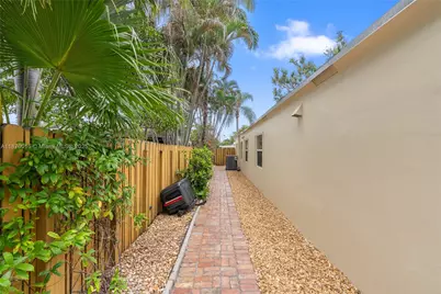 1328 SW 30th St, Fort Lauderdale, FL 33315 - Photo 31
