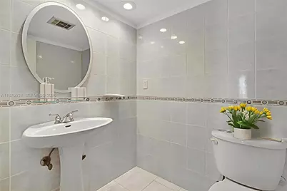 20100 W Country Club Dr #1003, Aventura, FL 33180 - Photo 15