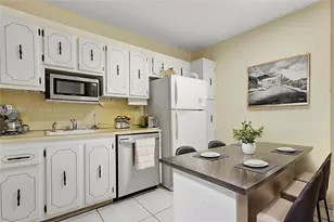 20100 W Country Club Dr, Aventura, FL 33180 - Photo 11