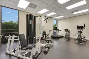 20100 W Country Club Dr, Aventura, FL 33180 - Photo 21