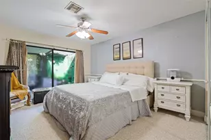 18805 W Lake Dr, Hialeah, FL 33015 - Photo 21