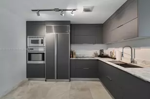 400 Alton Rd, Miami Beach, FL 33139 - Photo 9