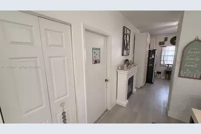 965 SW 180th Ter, Pembroke Pines, FL 33029 - Photo 7