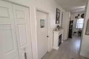 965 SW 180th Terrace, Pembroke Pines, FL 33029 - Photo 7