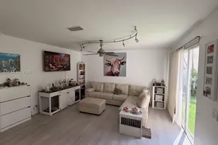 965 SW 180th Terrace, Pembroke Pines, FL 33029 - Photo 9