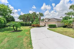 800 Clearbrook Park Cir, Delray Beach, FL 33445 - Photo 1