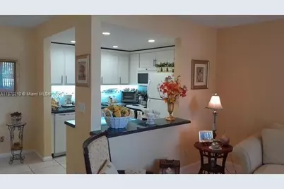 1087 Harwood F #1087, Deerfield Beach, FL 33442 - Photo 9