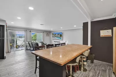 900 Crystal Lake Dr #2B, Deerfield Beach, FL 33064 - Photo 9