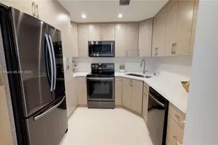 5601 Collins Ave, Miami Beach, FL 33140 - Photo 11