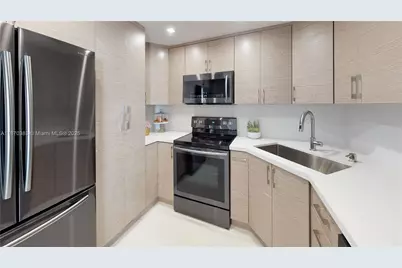 5601 Collins Ave #1225, Miami Beach, FL 33140 - Photo 7